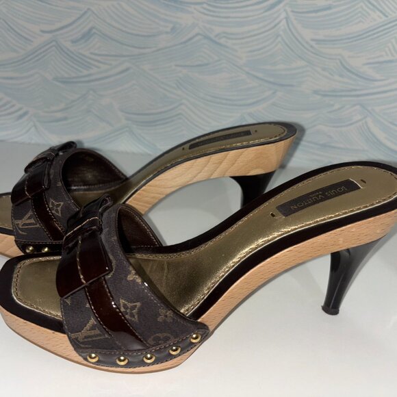 Louis Vuitton Dark Brown Patent Leather Bow Studded Pumps Mules/Slides - Picture 3 of 10